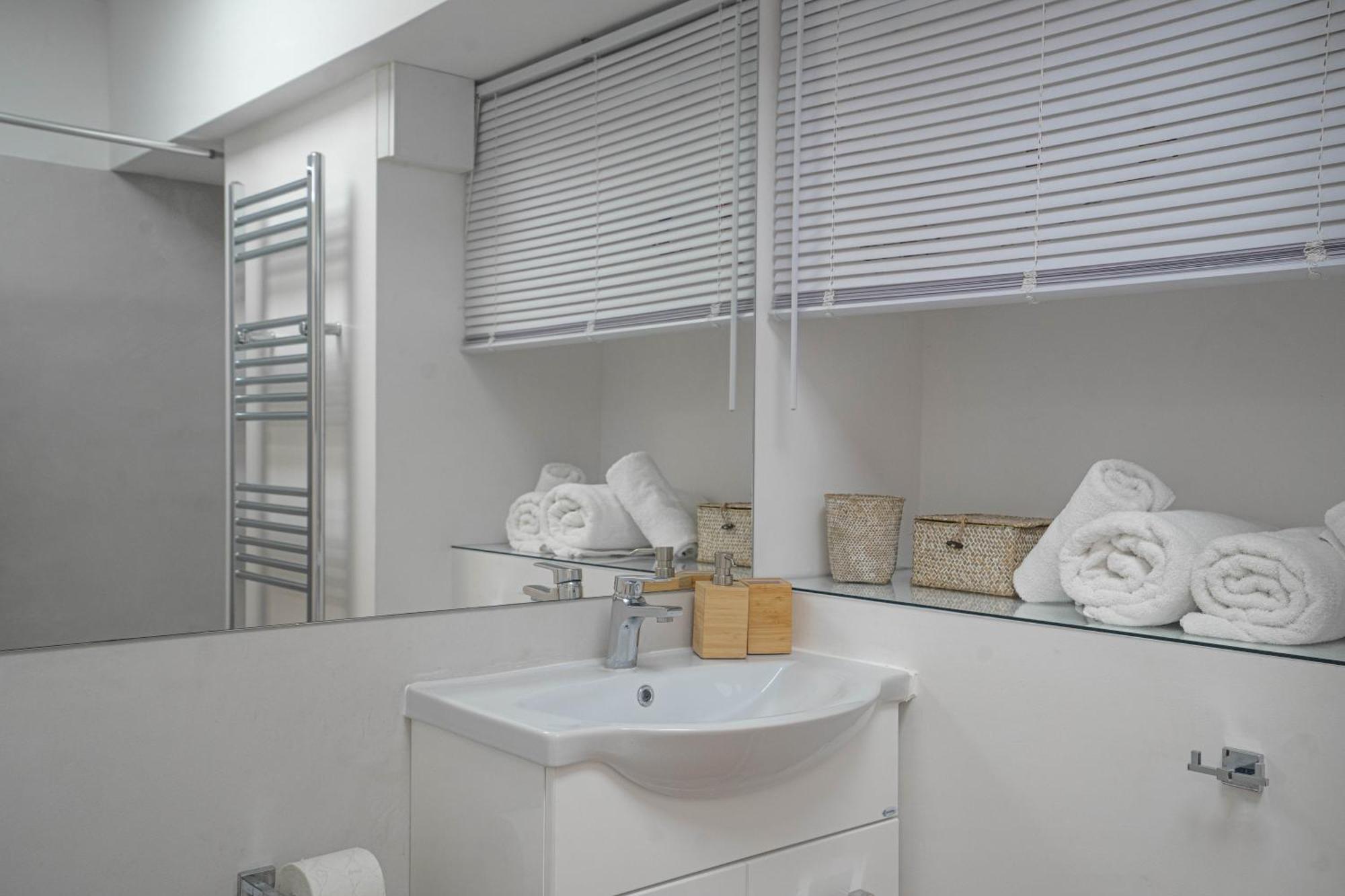 אתונה Lovely Studio In Likavitos Hill מראה חיצוני תמונה